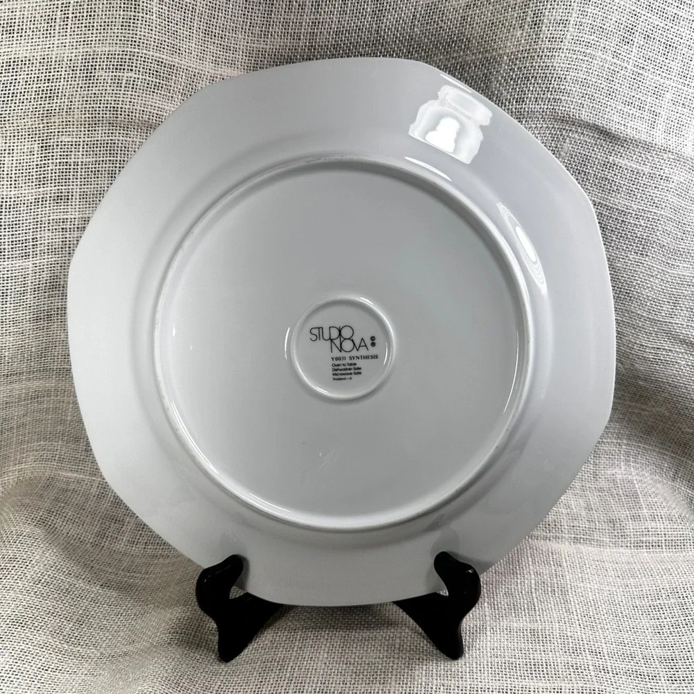 Studio Nova Synthesis Y0031 Chop Plate 11.5 Round Platter Black Geometric Border